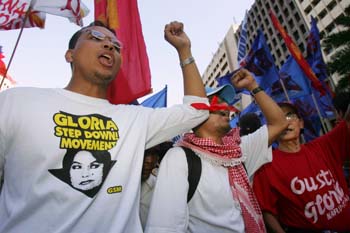 Filipino protesters calling for Arroyo's resignation