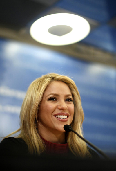 Obama, Shakira meet at White House