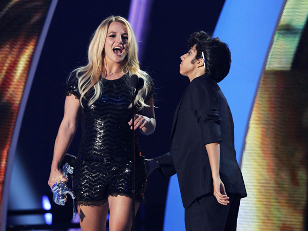 Gaga and Perry win big at 2011 MTV Video Music Awards