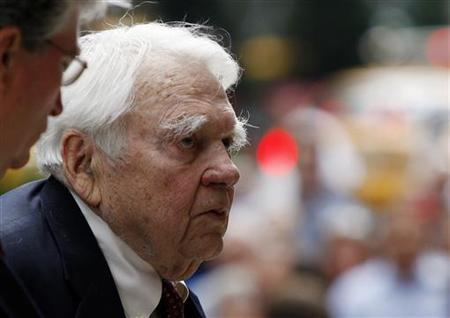 Former CBS News commentator Andy Rooney dies