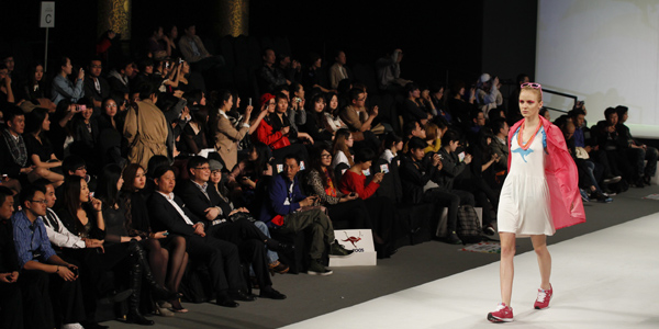 A-list boredom with China's fashion shows