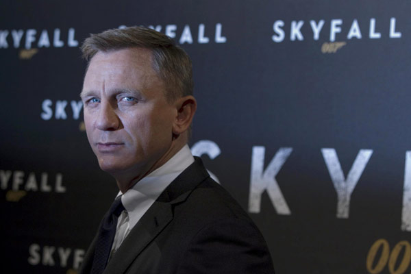 007 film 'Skyfall' premieres in Paris