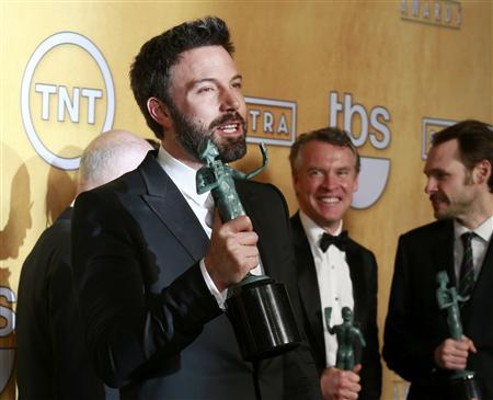 'Argo' boosts Oscar chances with two weekend award