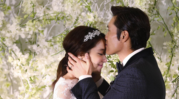 South Korean actor Lee Byung-hun marries