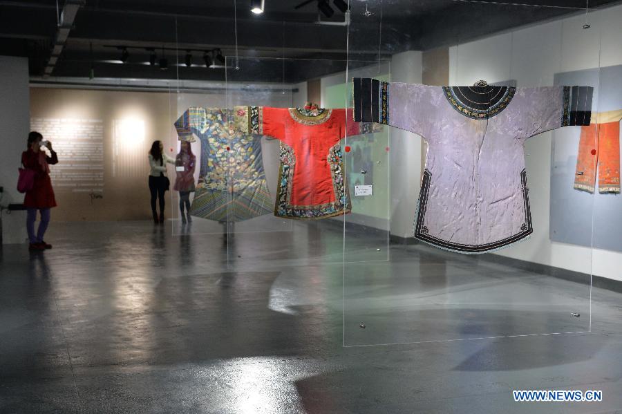 Shanghai-style dress and fashion exhibition