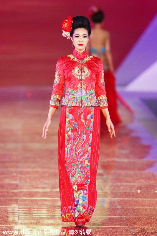 Traditional Chinese wedding dresses presented in Shanghai