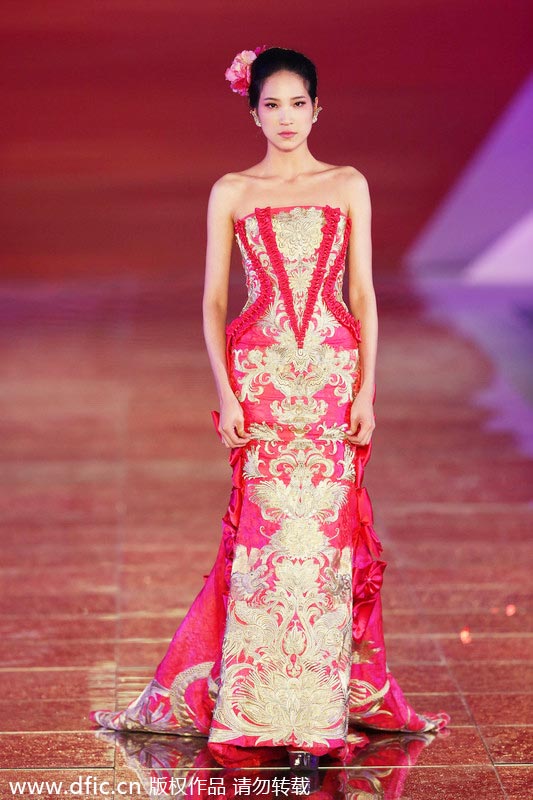 Traditional Chinese wedding dresses presented in Shanghai