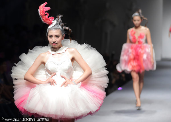 China's new fashion grads show skill