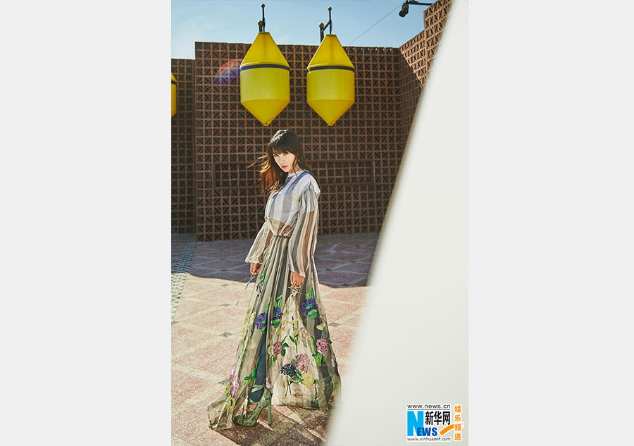 Liu Yan covers fashion magazine