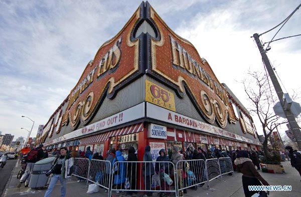 Pre-Christmas turkey giveaway event held in Toronto