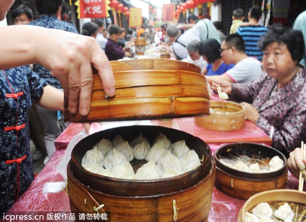 China's famous <EM>baozi<EM></EM></EM>