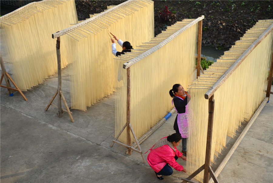 Linze village, famous for handmade noodles 