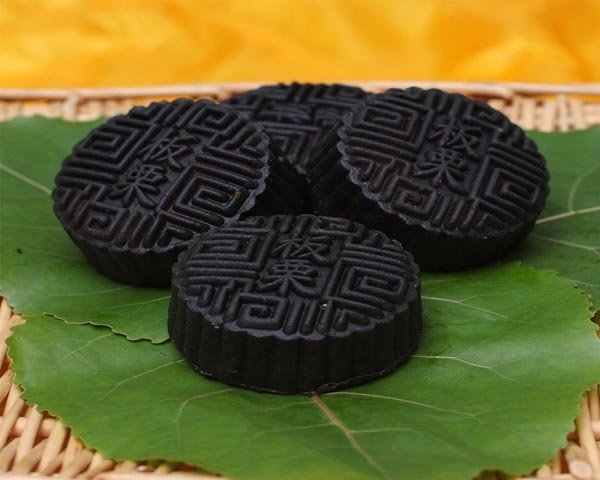 Do you dare try these weird mooncakes