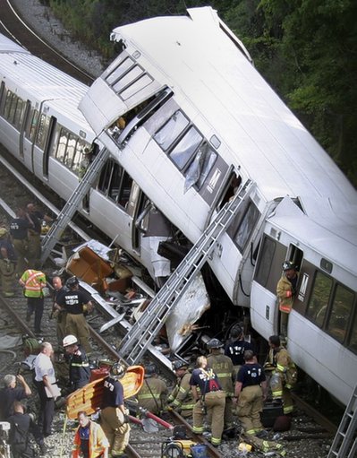 華盛頓地鐵列車相撞致6人亡 市長(zhǎng)稱死亡人數(shù)進(jìn)一步上升