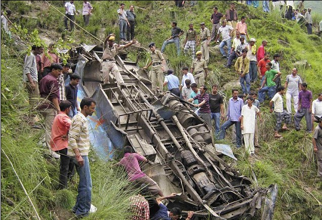 印度北部客車嚴(yán)重超載釀慘禍 至少52人死亡46人受傷