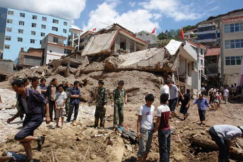 Relief materials pouring into mudslide-hit county