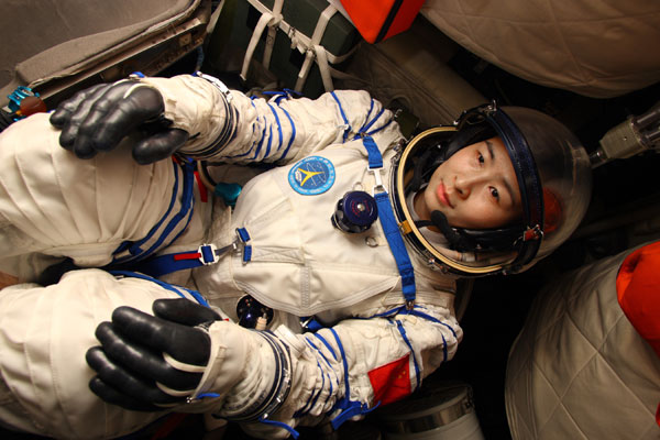 Persistence put China's female astronaut into space and history books