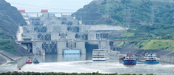 Dam 'unsung hero' amid floods