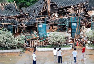 New round of rainstorms worsen flood in S. China