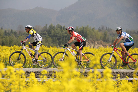 Cycling: a great way to explore China