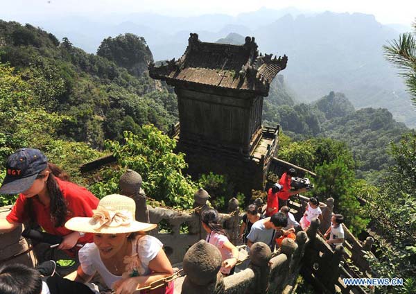 Experiencing unique Taoist culture in Wudang Mountain