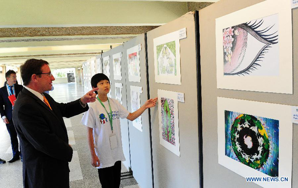 Young Chinese painters awarded at UNEP Headquarters