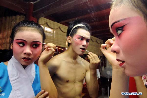 Artists perform Meilin Opera in Taining county, Fujian province