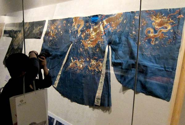 Precious clothes displayed in Kong family mansion in Jinan, China's Shandong