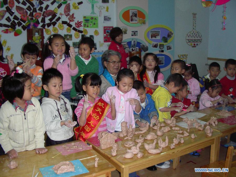 Renowned sculptor's works in Jingdezhen