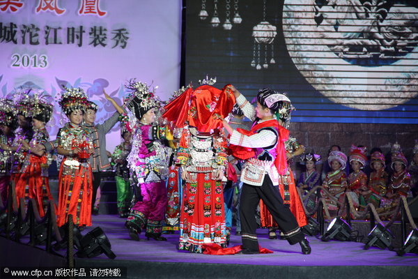 Miao costumes presented at culture festival