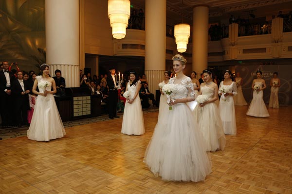 Shanghai debutantes savor their moment