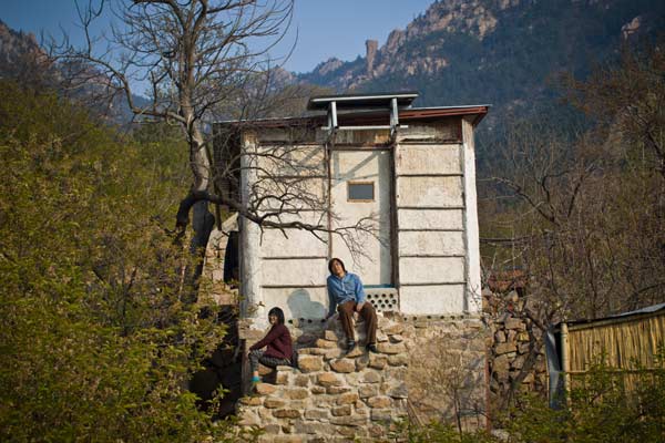 Couple create self-sufficient love nest