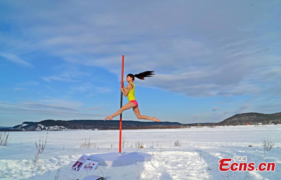 Pole dancers perform in China's North Pole