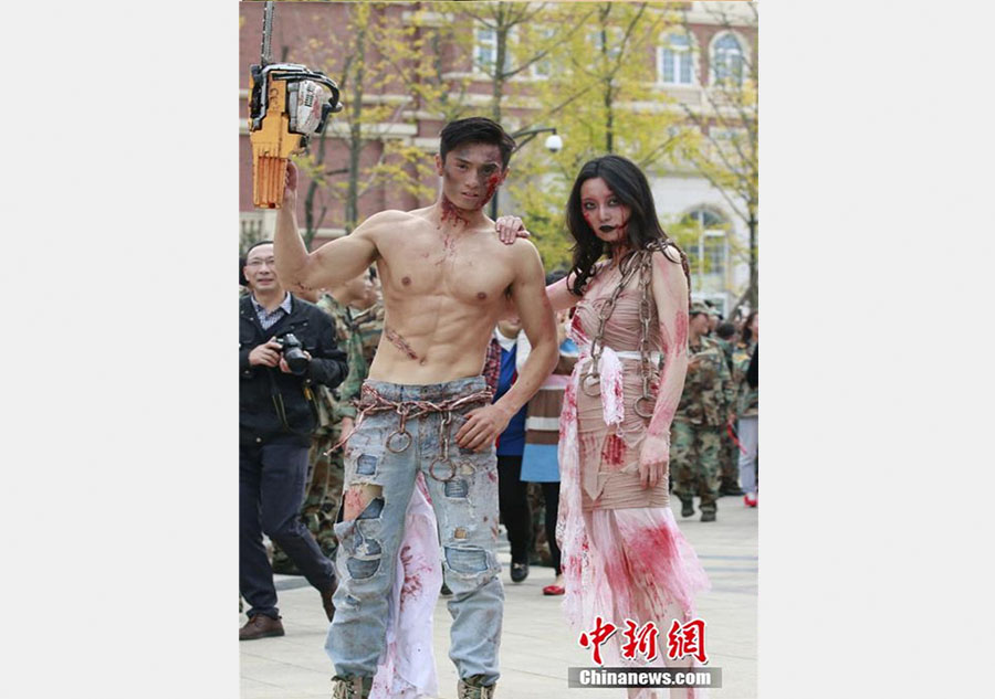 Halloween parade held in campus of SW China