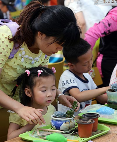 Cofco shows children the secrets of farming