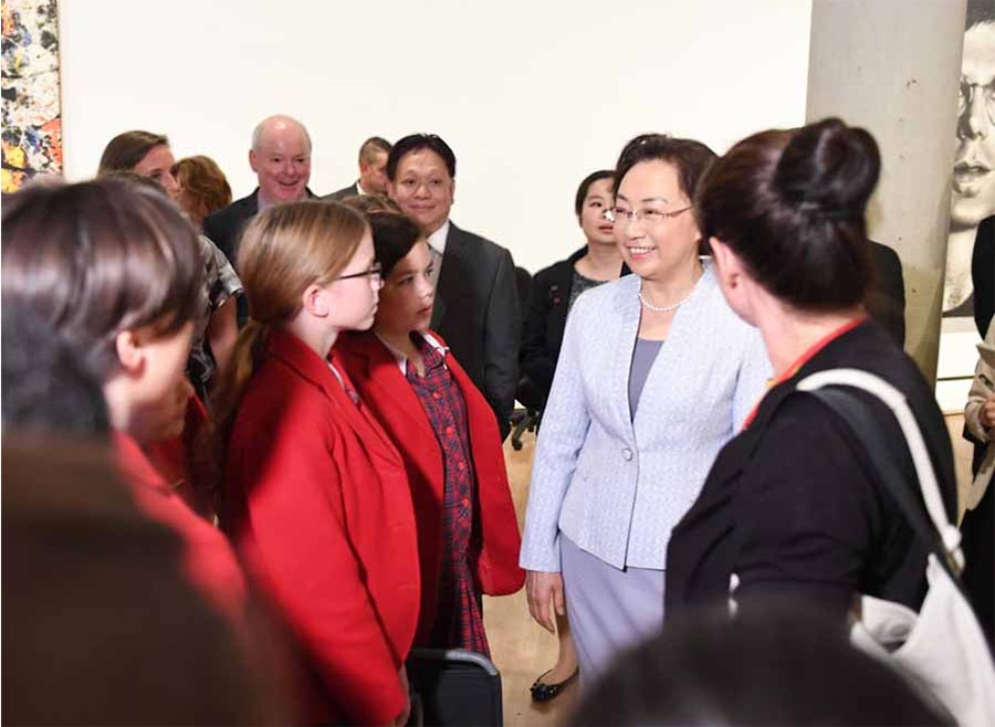 Wife of Chinese Premier given glimpse of Australian culture