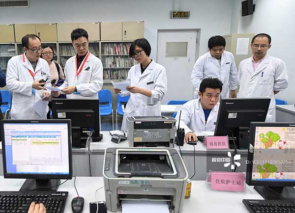 Beijing patients to pay less for drugs, more for doctors