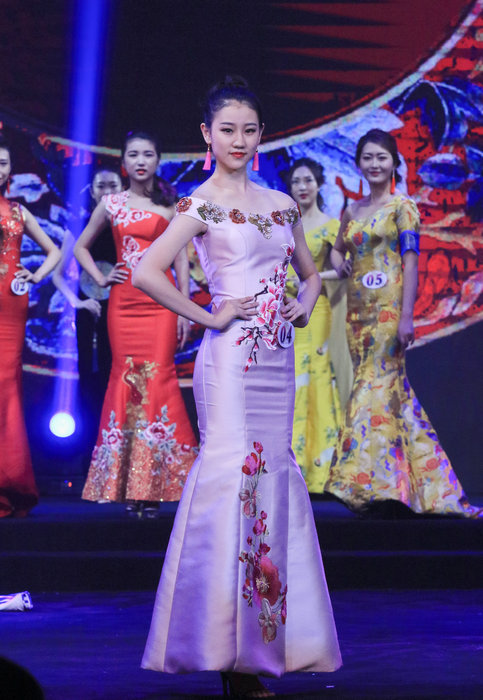 Woman from Shandong becomes beauty queen