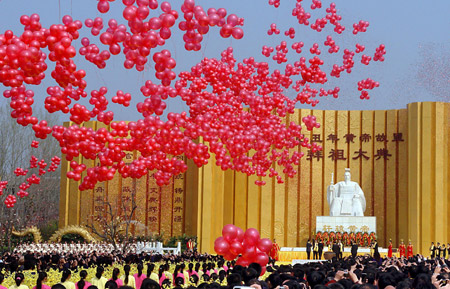 Worshipping ceremony marks China's ancestor Huangdi in Henan