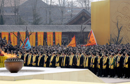 Worshipping ceremony marks China's ancestor Huangdi in Henan