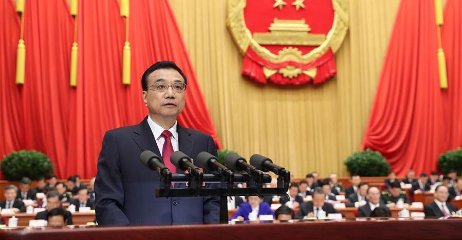 Premier Li Keqiang delivers gov't work report