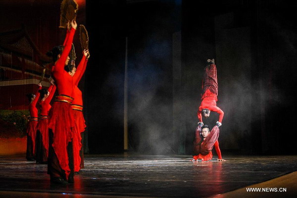 Chinese Fujian Art Troupe performs in Senegal