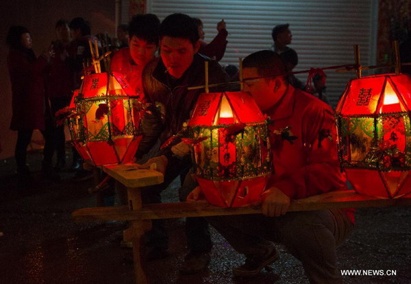 Dragon lantern parade in Fujian