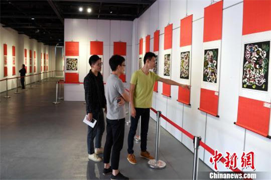 Paper-cutting exhibition underway in Fuzhou