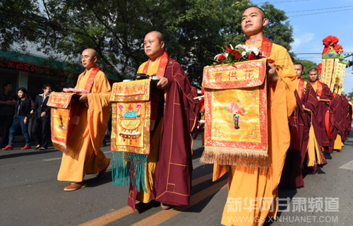 Gansu holds ceremony to welcome Buddhist relics