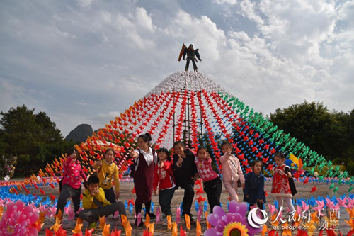 Paper windmills add color to Jinchengjiang