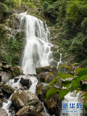 Wengdu Waterfall makes the biggest splash at Moon Mount