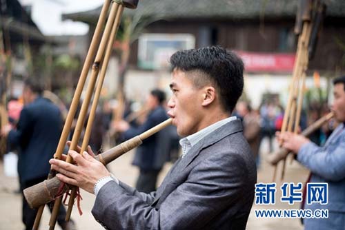 Miao people mark Lantern Festival with folk dances