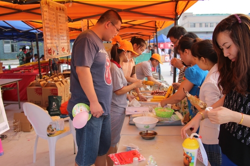 Mid-Autumn Festival garden party closes in Huaqiao