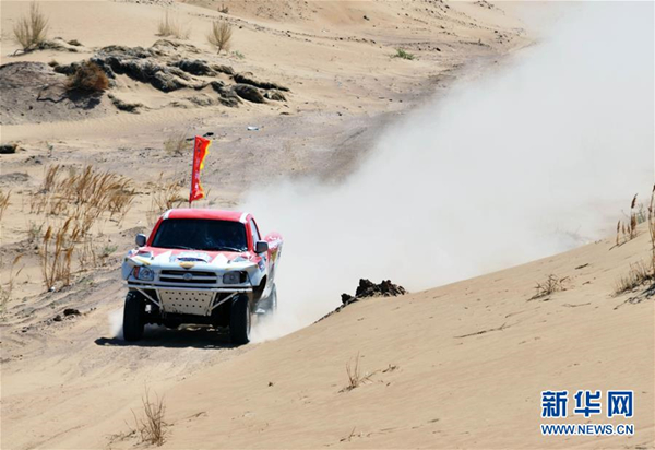 Inner Mongolia holds Ulanbuhe desert cross-rally competition